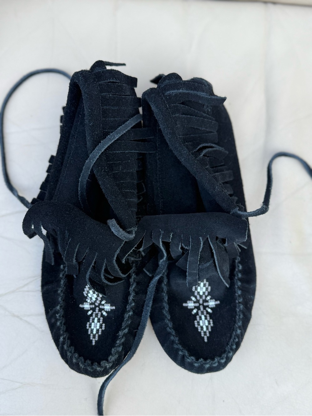 Manitobah Mukluks Women's Paddle Suede Moccasin
